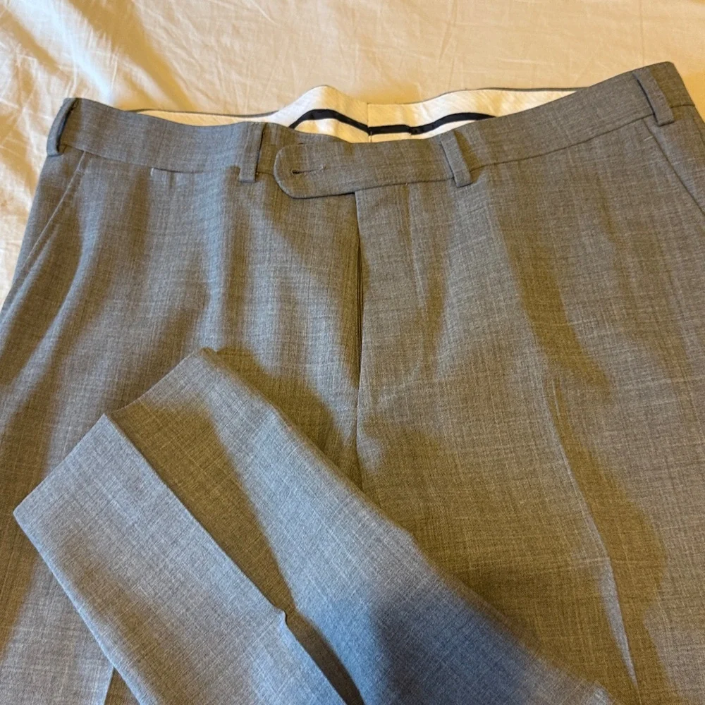 Suitsupply men’s light grey none trousers size 34L but altered length*